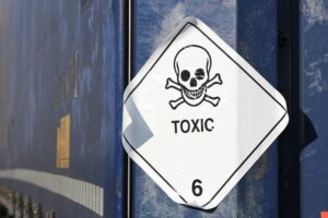 Pictogram symbolizing chemical hazard for toxic substances, featuring a skull and crossbones to indicate danger.